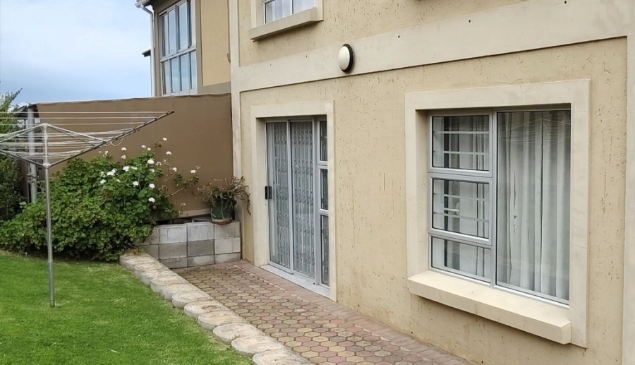 To Let 3 Bedroom Property for Rent in Tergniet Western Cape